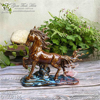 Tượng ngựa gốm sứ linh vật phong thủy năm Bính Ngọ 2026 men da lươn